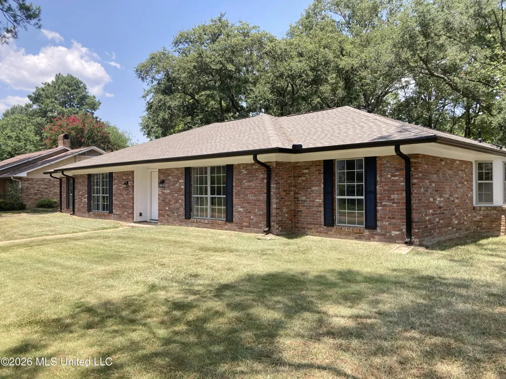 5008 Sunnyvale Drive Jackson, MS 39211