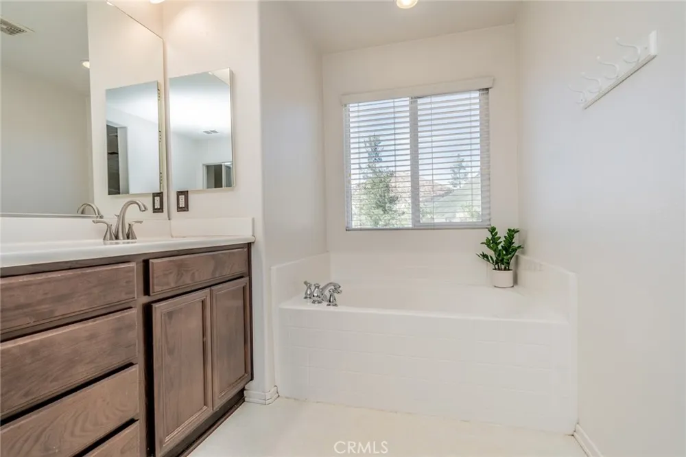 34096 Lady Fern Court Lake Elsinore, CA 92532
