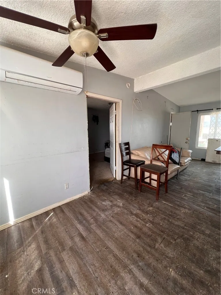 15220 Wolf Haven Lucerne Valley, CA 92356