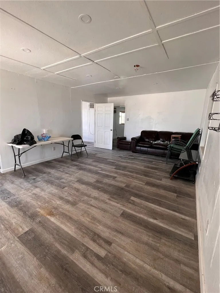 15220 Wolf Haven Lucerne Valley, CA 92356
