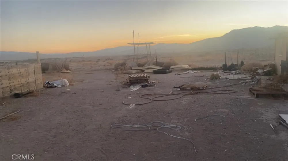15220 Wolf Haven Lucerne Valley, CA 92356