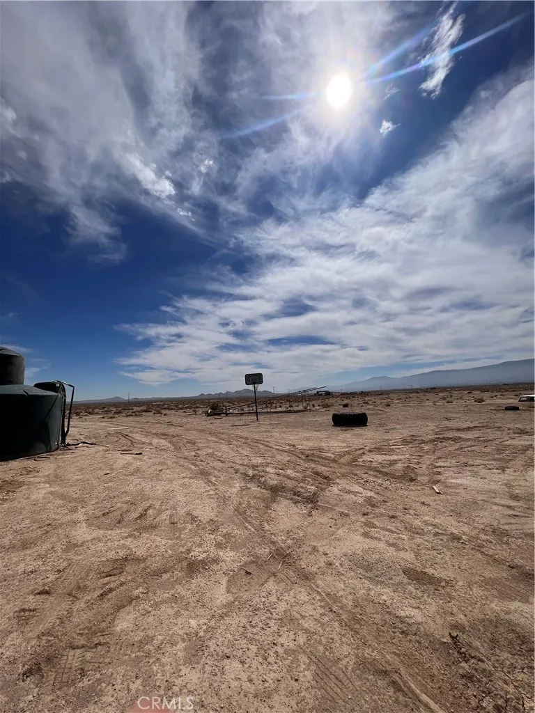15220 Wolf Haven Lucerne Valley, CA 92356