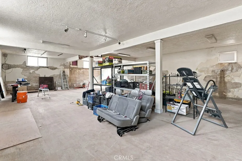 4291 11th Riverside, CA 92501