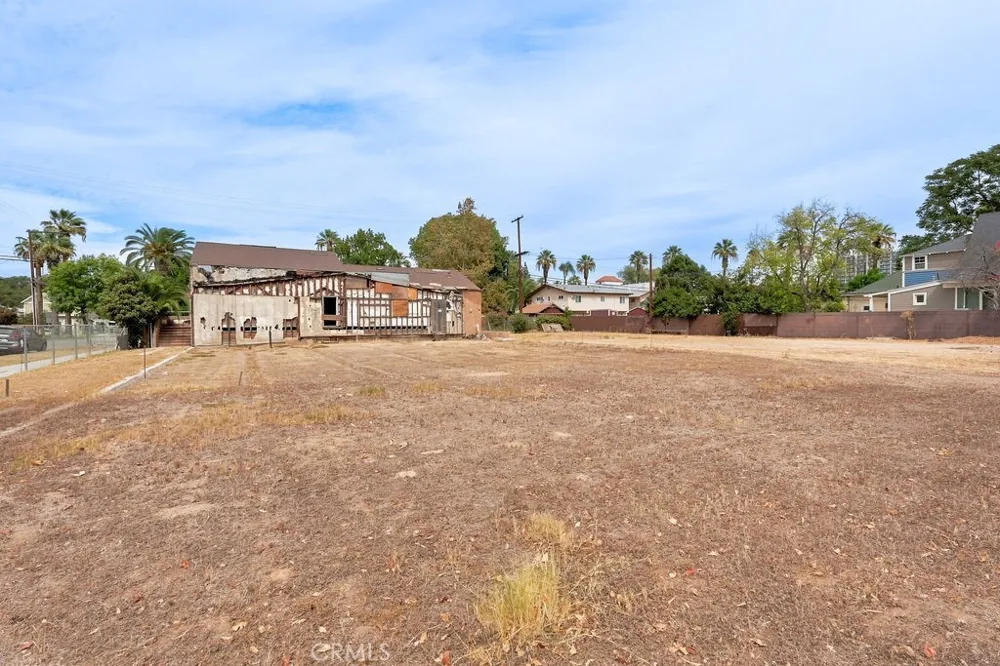 4291 11th Riverside, CA 92501