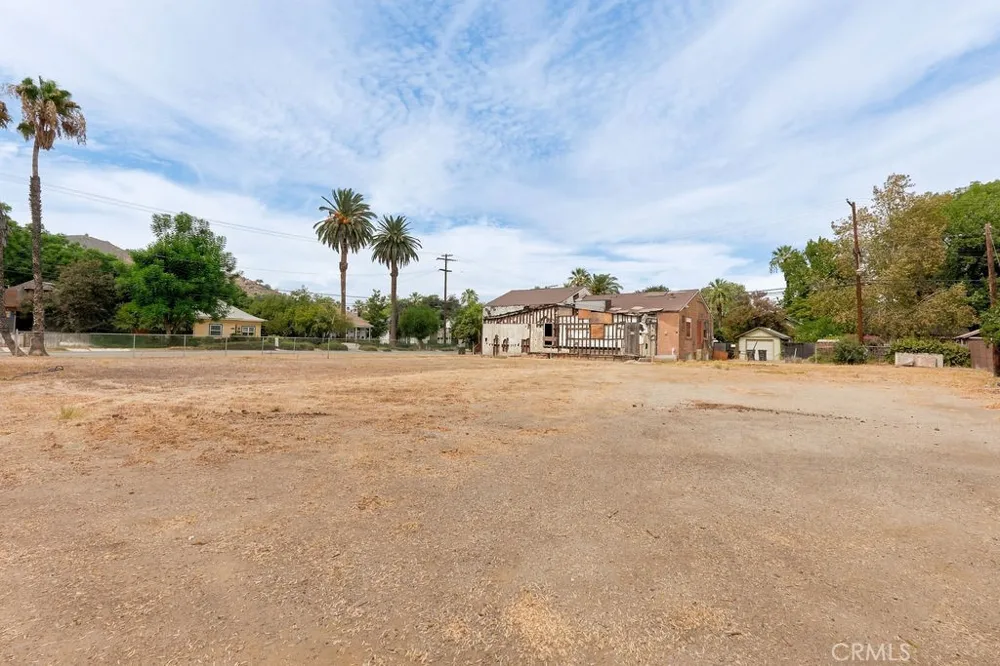 4291 11th Riverside, CA 92501