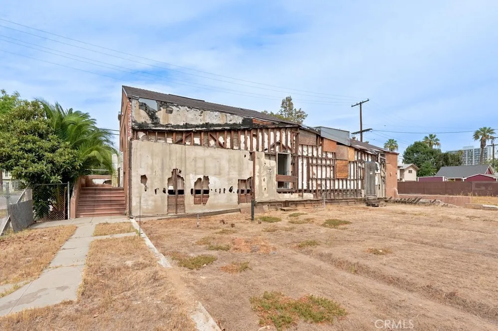 4291 11th Riverside, CA 92501