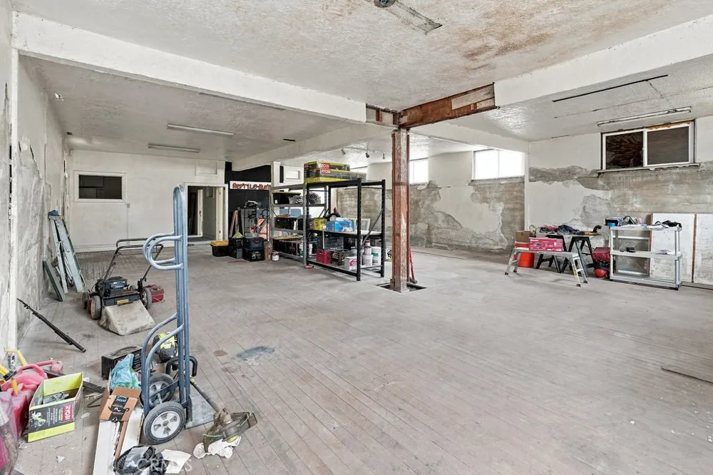 4291 11th Riverside, CA 92501