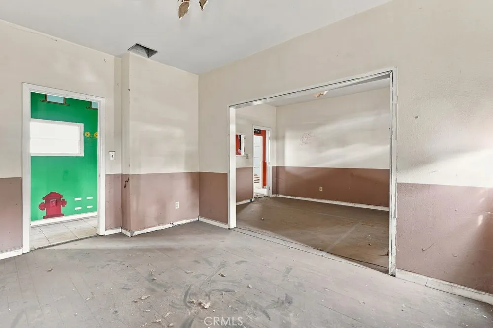 4291 11th Riverside, CA 92501