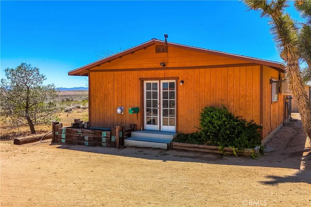 1010 Wamego Yucca Valley, CA 92284