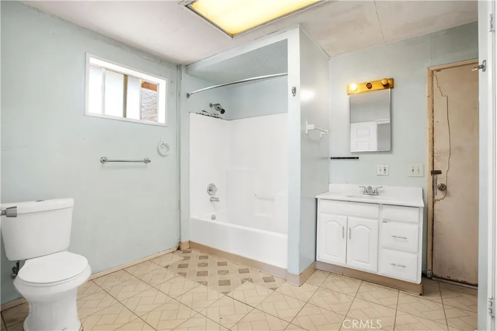 1010 Wamego Yucca Valley, CA 92284