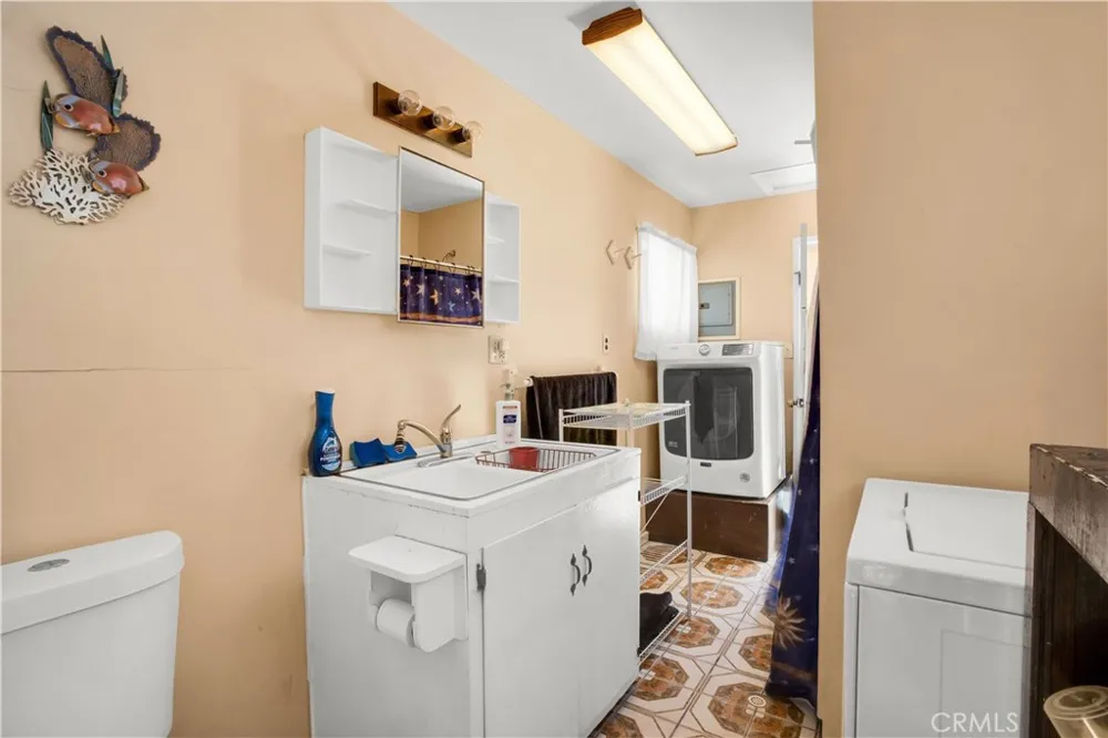 1010 Wamego Yucca Valley, CA 92284