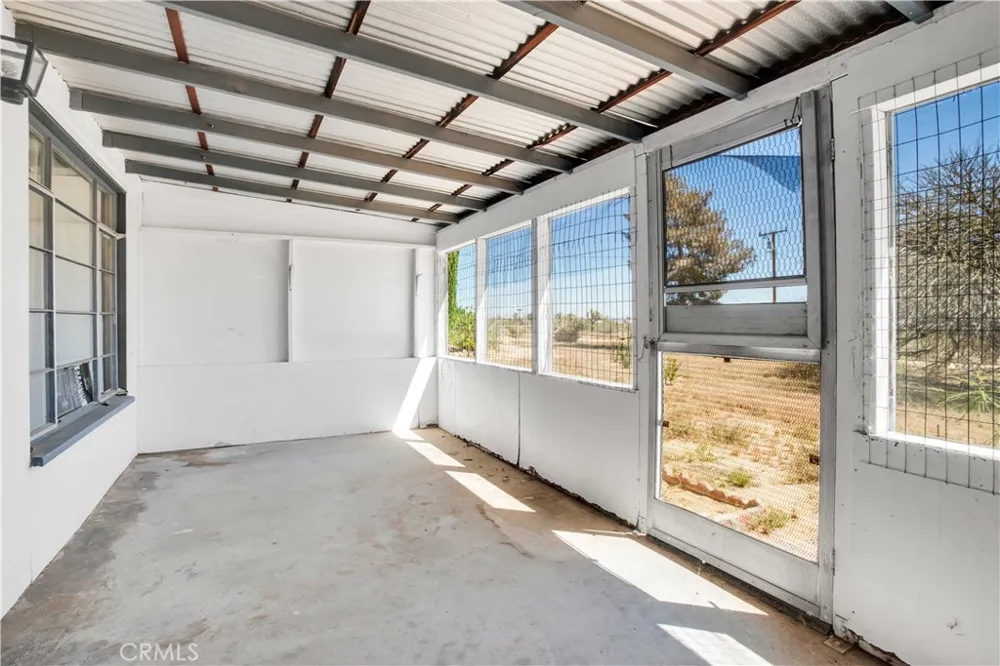 1010 Wamego Yucca Valley, CA 92284