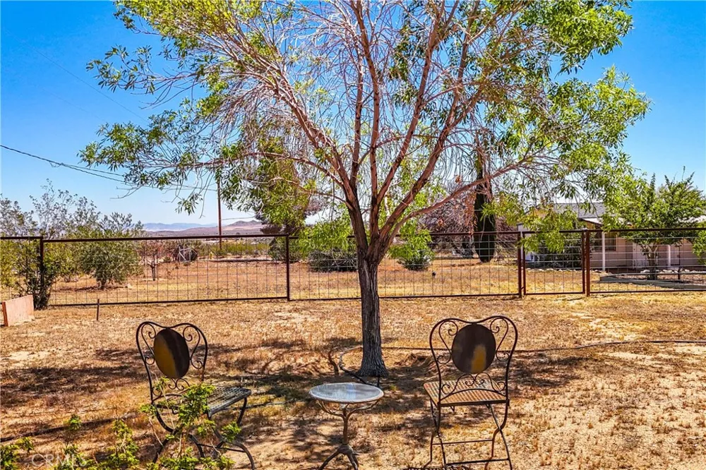 1010 Wamego Yucca Valley, CA 92284
