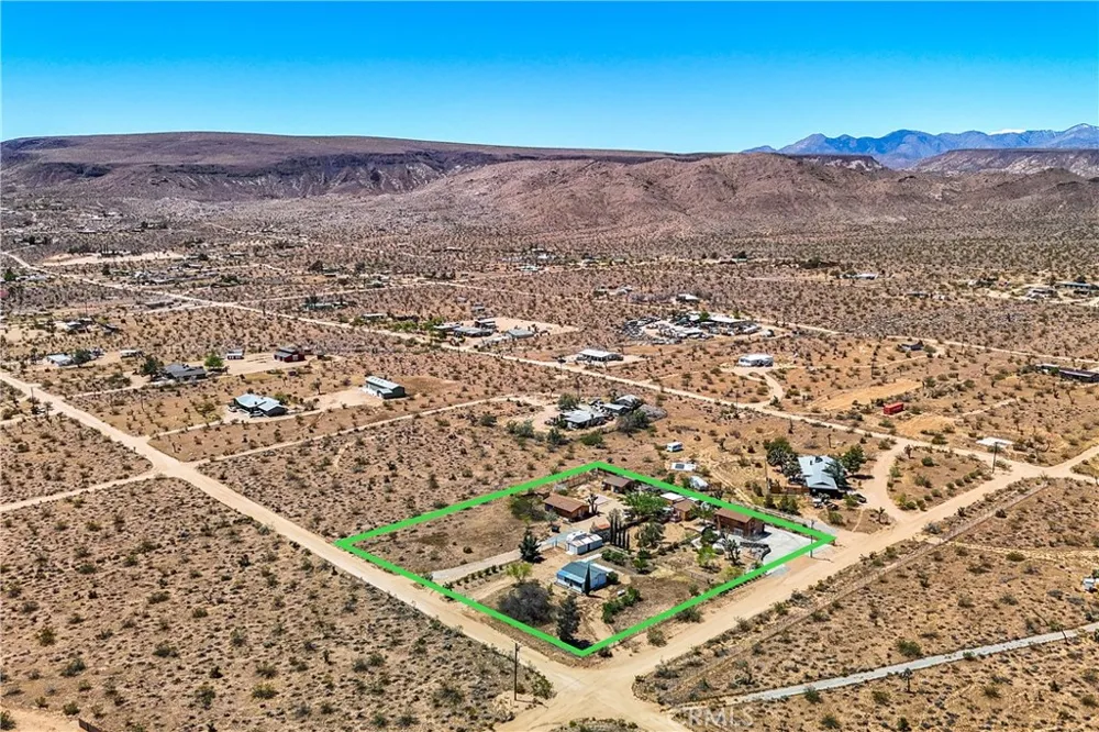 1010 Wamego Yucca Valley, CA 92284
