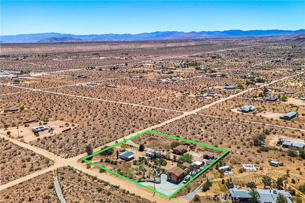 1010 Wamego Yucca Valley, CA 92284