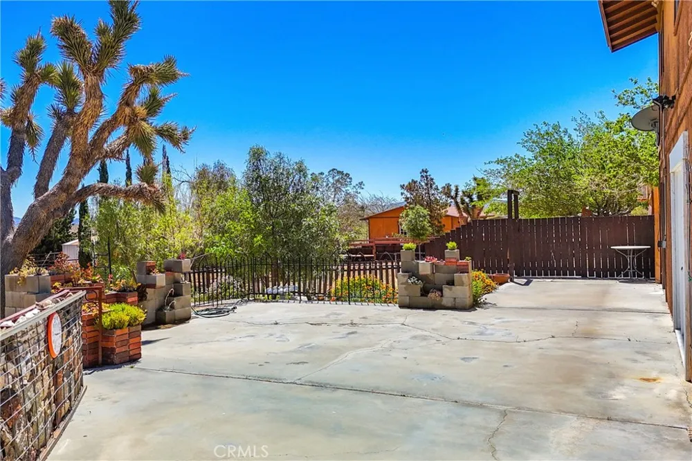 1010 Wamego Yucca Valley, CA 92284