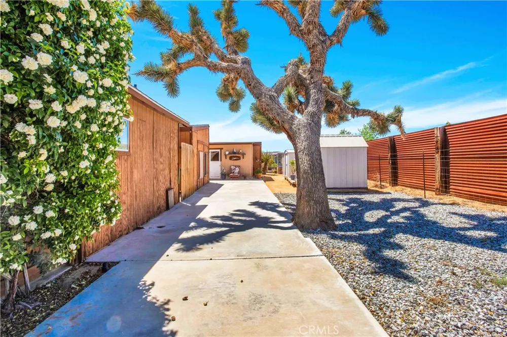 1010 Wamego Yucca Valley, CA 92284