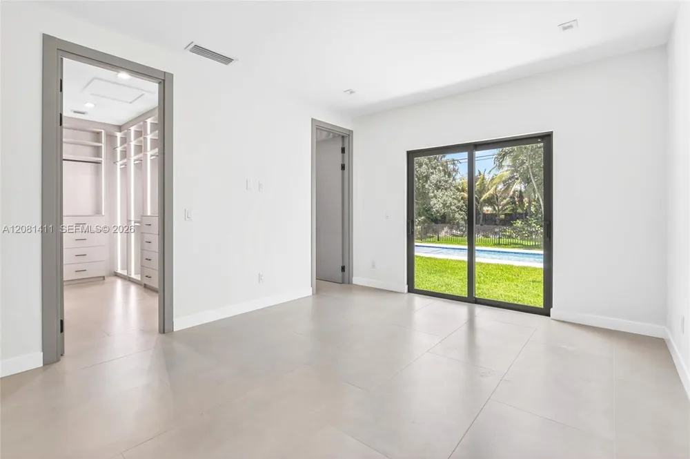 6853 S Waterway Dr Miami, FL 33155