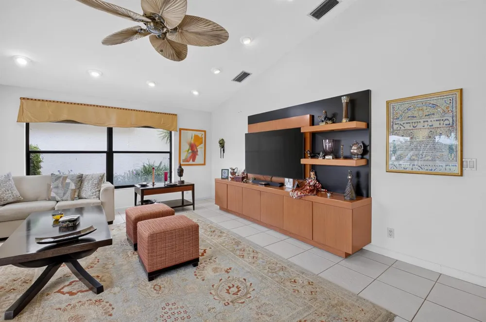 19380 Cedar Glen Drive Boca Raton, FL 33434