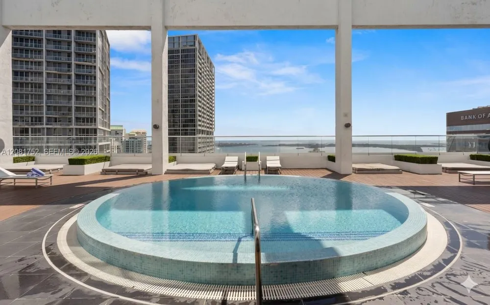 500 Brickell Ave #1806 Miami, FL 33131