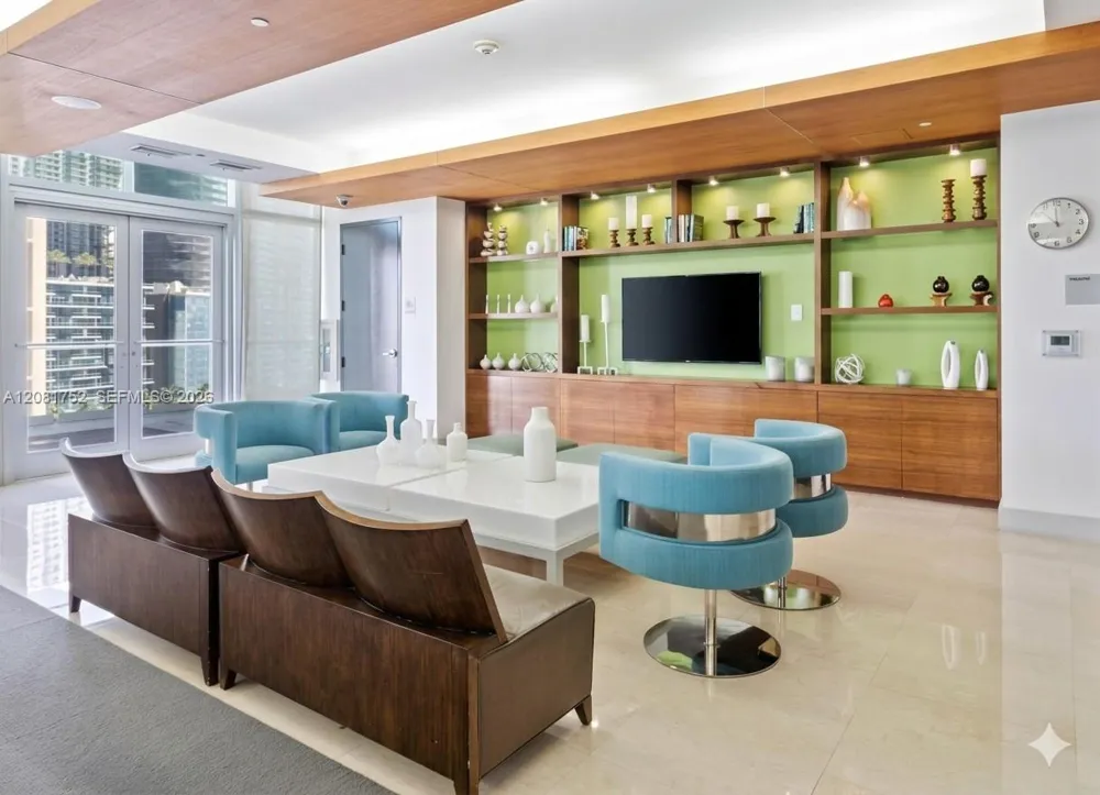 500 Brickell Ave #1806 Miami, FL 33131