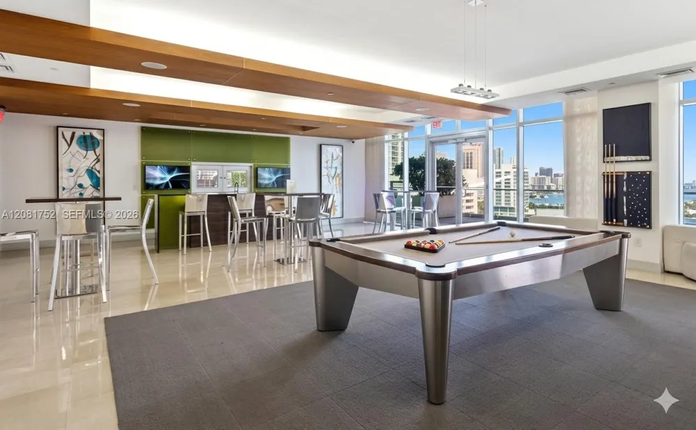 500 Brickell Ave #1806 Miami, FL 33131