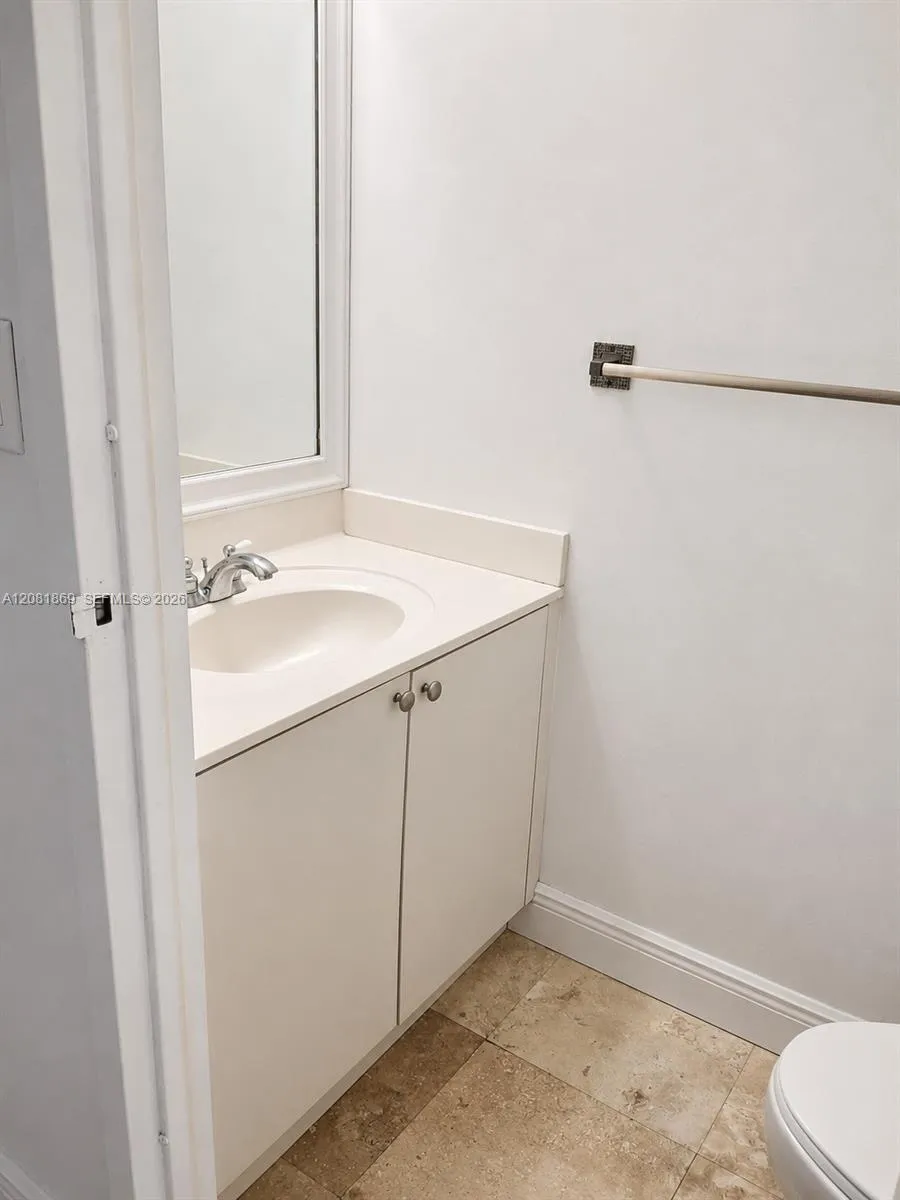 555 NE 15th St #28D Miami, FL 33132