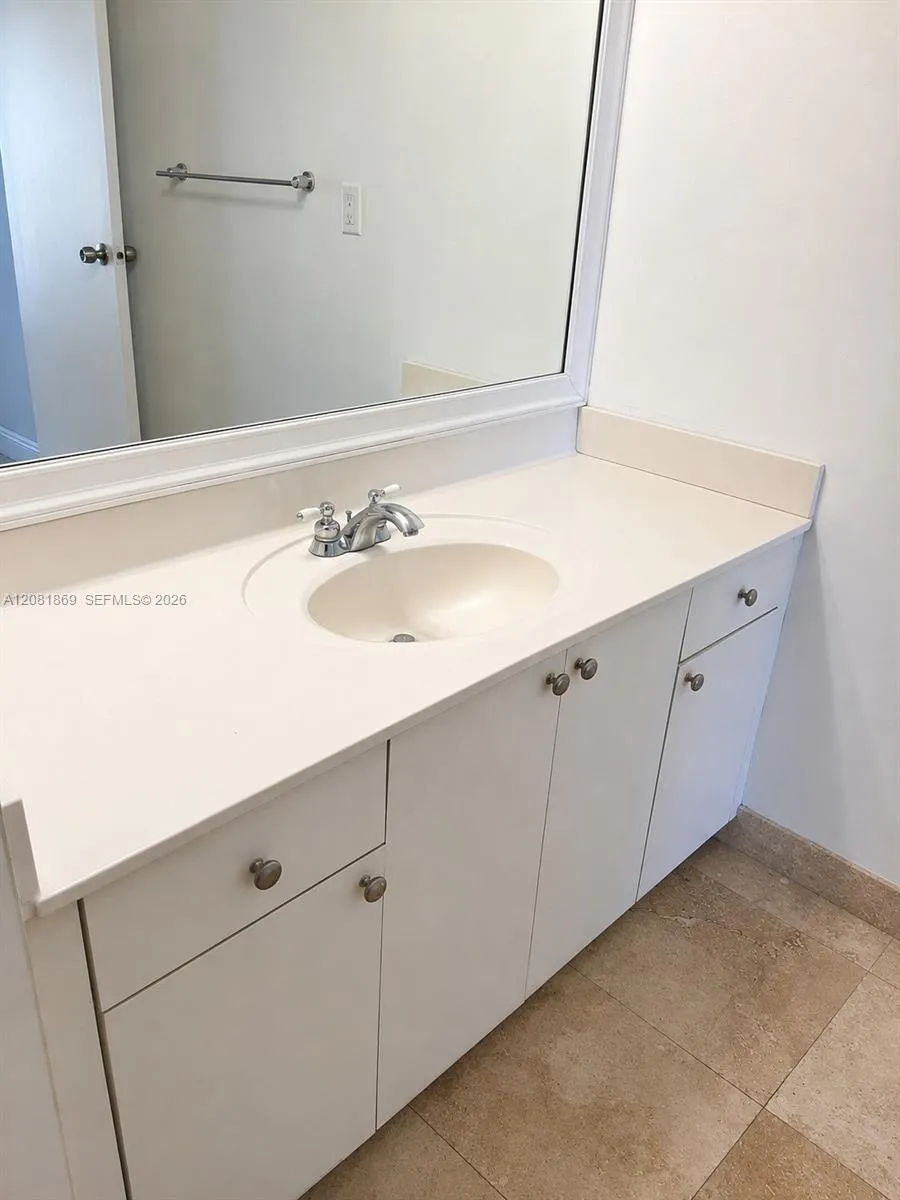 555 NE 15th St #28D Miami, FL 33132