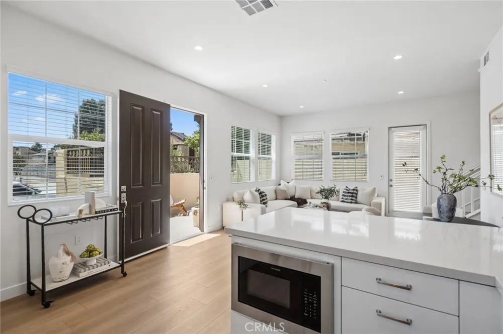 376 Hamilton Street #A103 Costa Mesa, CA 92627