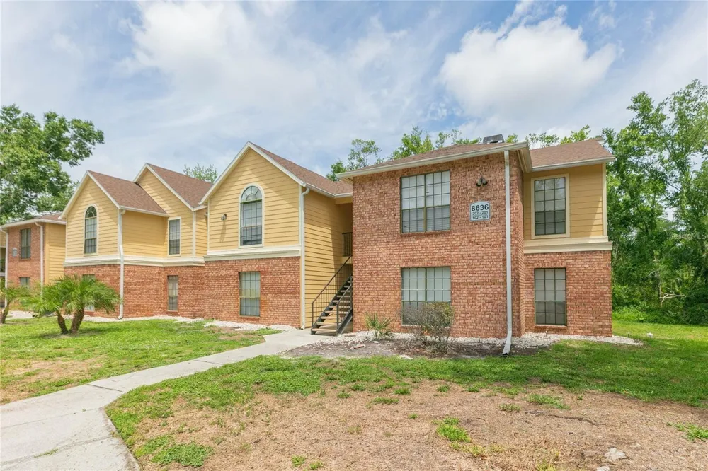 8636 MALLARD RESERVE DRIVE #201 Tampa, FL 33614