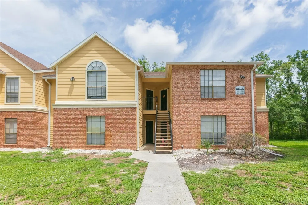 8636 MALLARD RESERVE DRIVE #201 Tampa, FL 33614