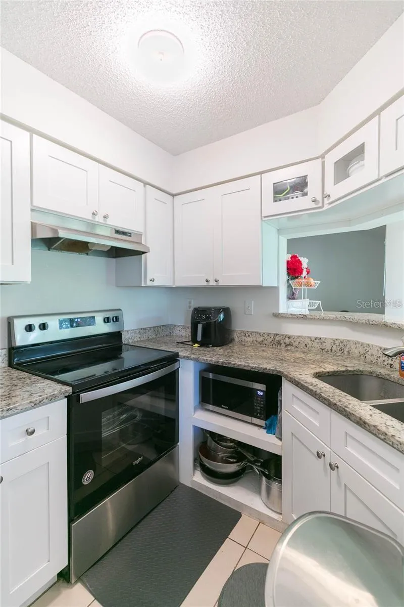 8636 MALLARD RESERVE DRIVE #201 Tampa, FL 33614
