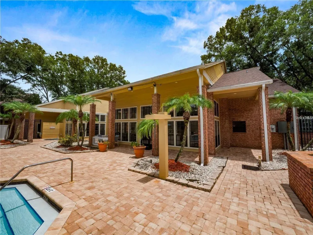 8636 MALLARD RESERVE DRIVE #201 Tampa, FL 33614