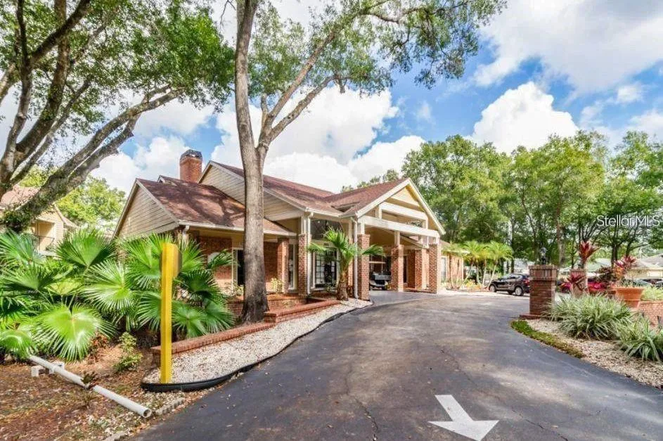 8636 MALLARD RESERVE DRIVE #201 Tampa, FL 33614