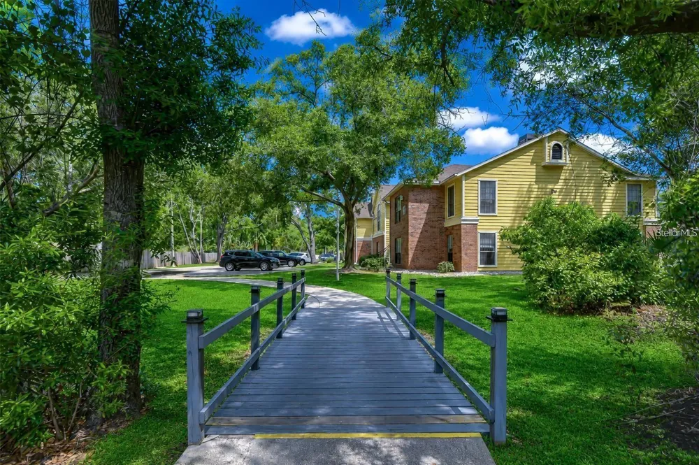 8636 MALLARD RESERVE DRIVE #201 Tampa, FL 33614