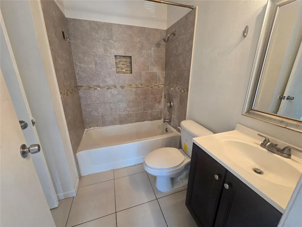 8636 MALLARD RESERVE DRIVE #201 Tampa, FL 33614