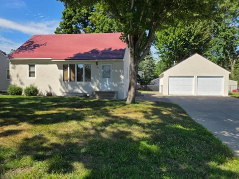 1747 Pinewood Drive