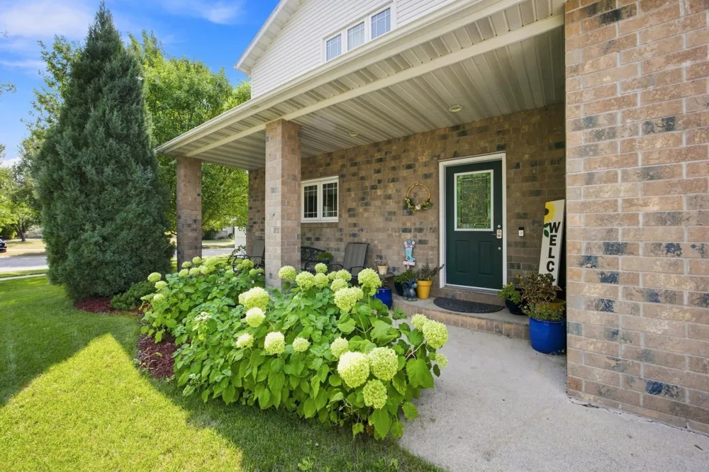754 Wyndemere Drive West Fargo, ND 58078