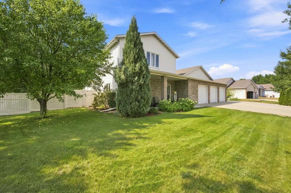 754 Wyndemere Drive West Fargo, ND 58078