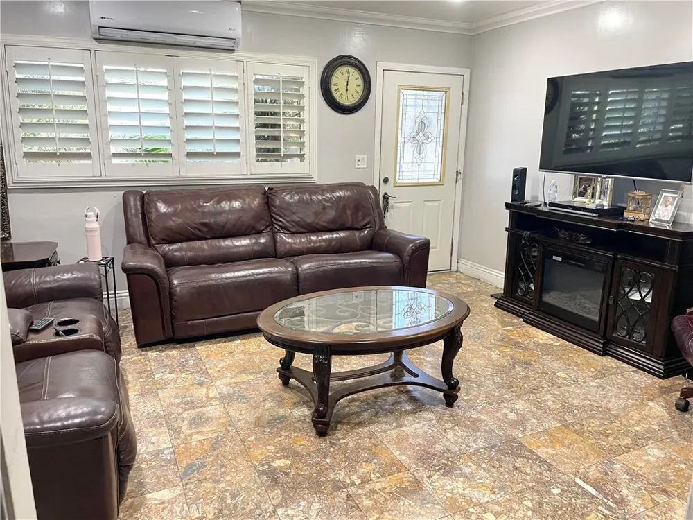 12127 Cedarvale Norwalk, CA 90650