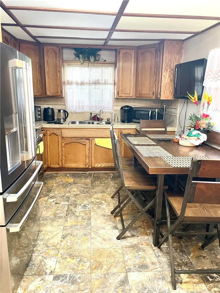 12127 Cedarvale Norwalk, CA 90650