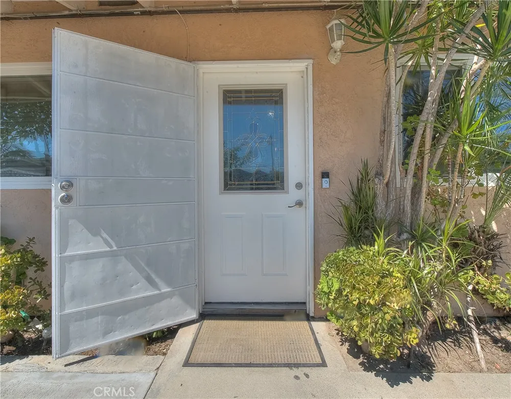 12127 Cedarvale Norwalk, CA 90650