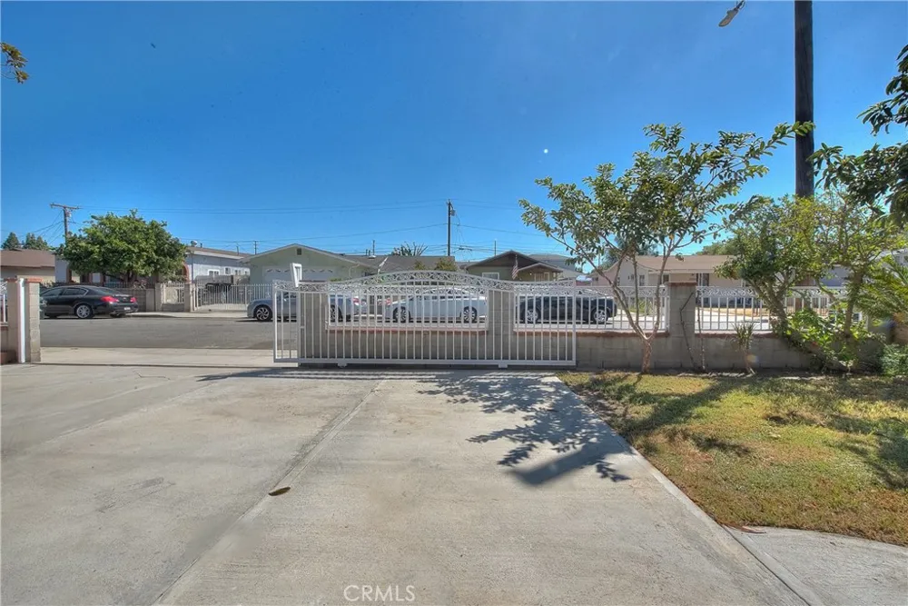 12127 Cedarvale Norwalk, CA 90650