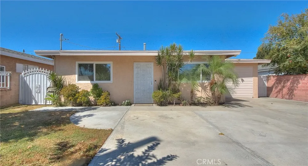 12127 Cedarvale Norwalk, CA 90650