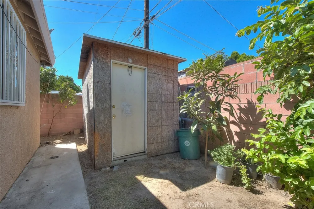 12127 Cedarvale Norwalk, CA 90650
