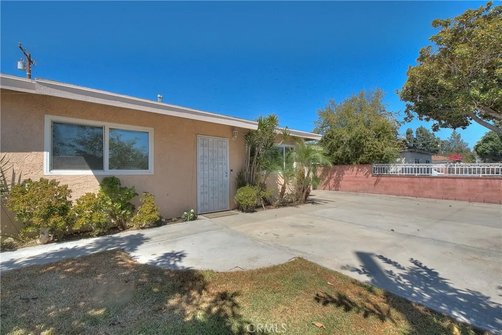 12127 Cedarvale Norwalk, CA 90650