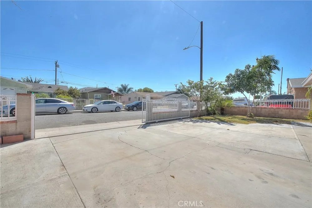 12127 Cedarvale Norwalk, CA 90650