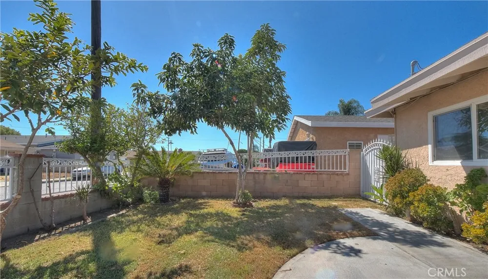 12127 Cedarvale Norwalk, CA 90650