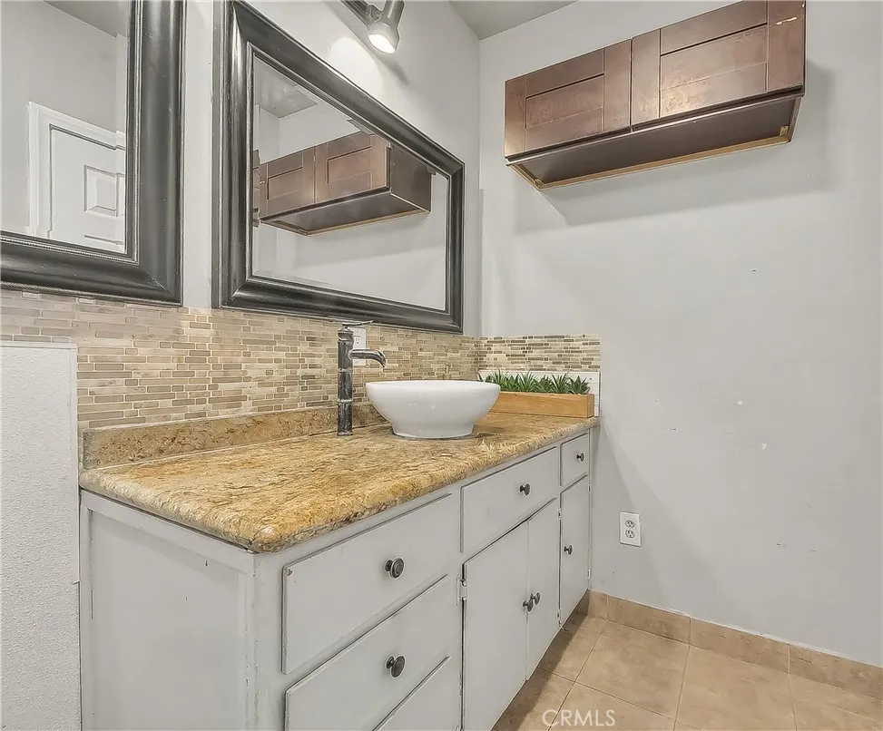 12127 Cedarvale Norwalk, CA 90650