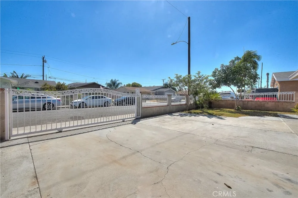 12127 Cedarvale Norwalk, CA 90650